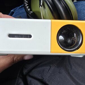 Meer Mini Projector Portable Movie Projector Smart Home Projector Neat.  WORKS.